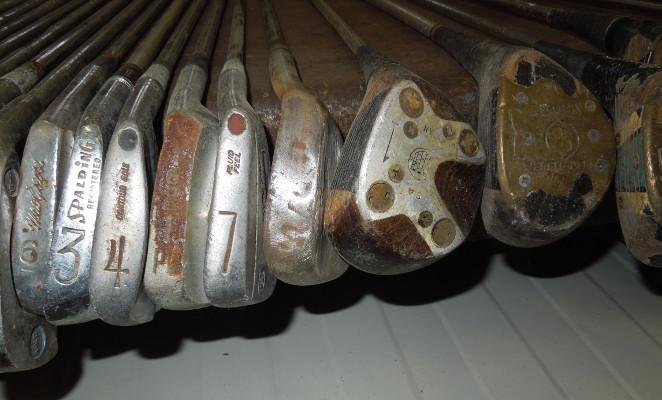 Vecchie mazze da golf 