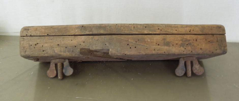Antica pialla da legno quadra