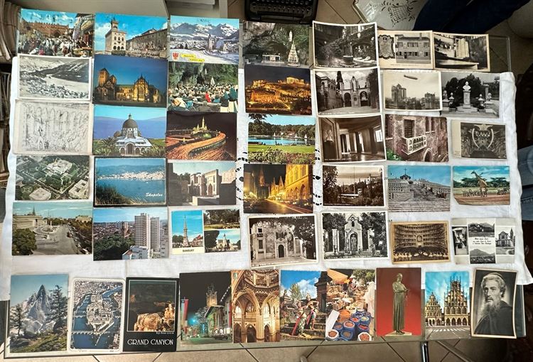 Lotto di 45 cartoline viaggiate dal 1948